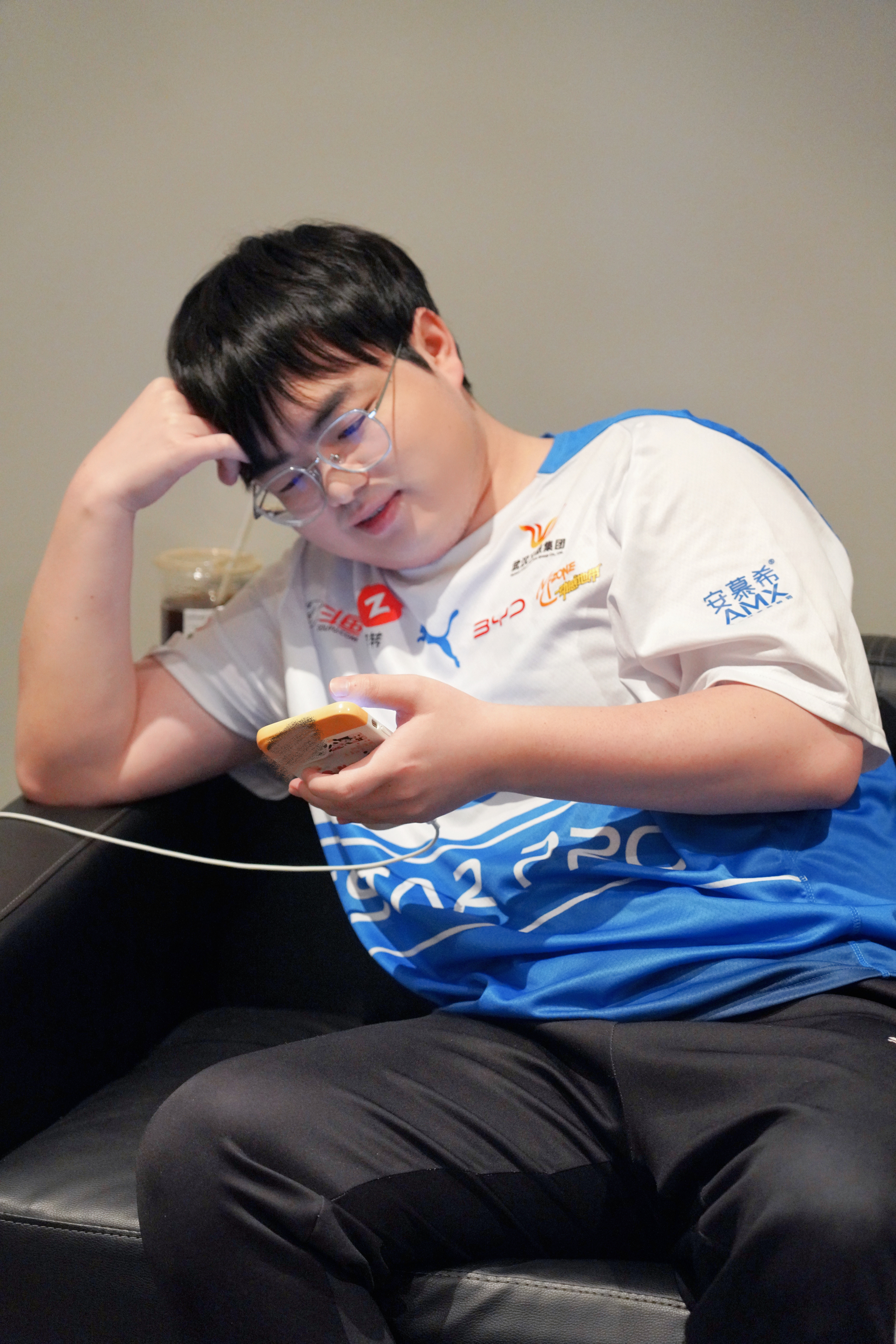 DK翻盘LGD，Xiaohu极限生还后反打焦点之战四强赛，引爆全场热议