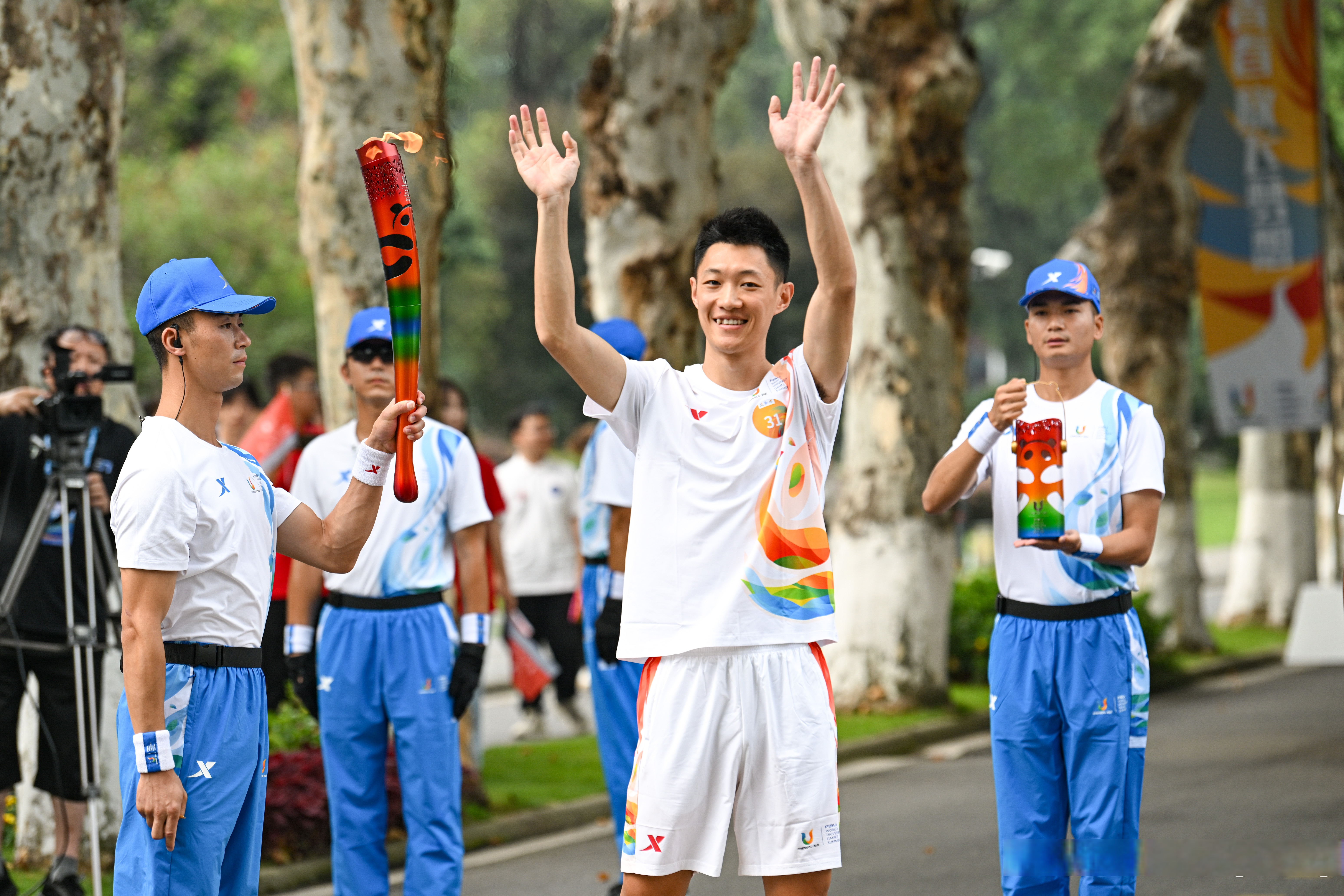 开云体育APP下载-CLG鏖战KT，Jankos团战一打五顶尖较量成都决赛之夜，成为赛场最大亮点