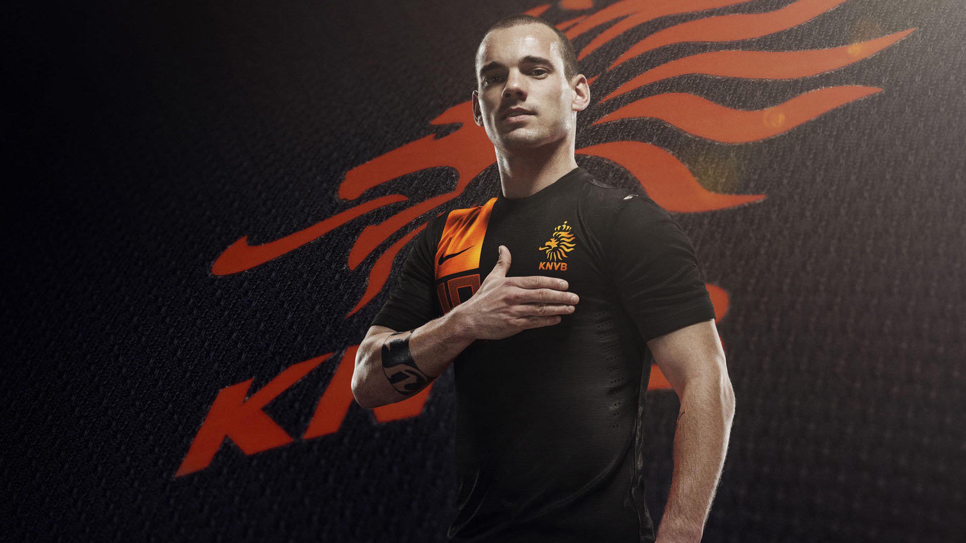 开云下载-赛道与绿茵场的终极共鸣，当F1的极限超车遇见拜仁的读秒绝杀