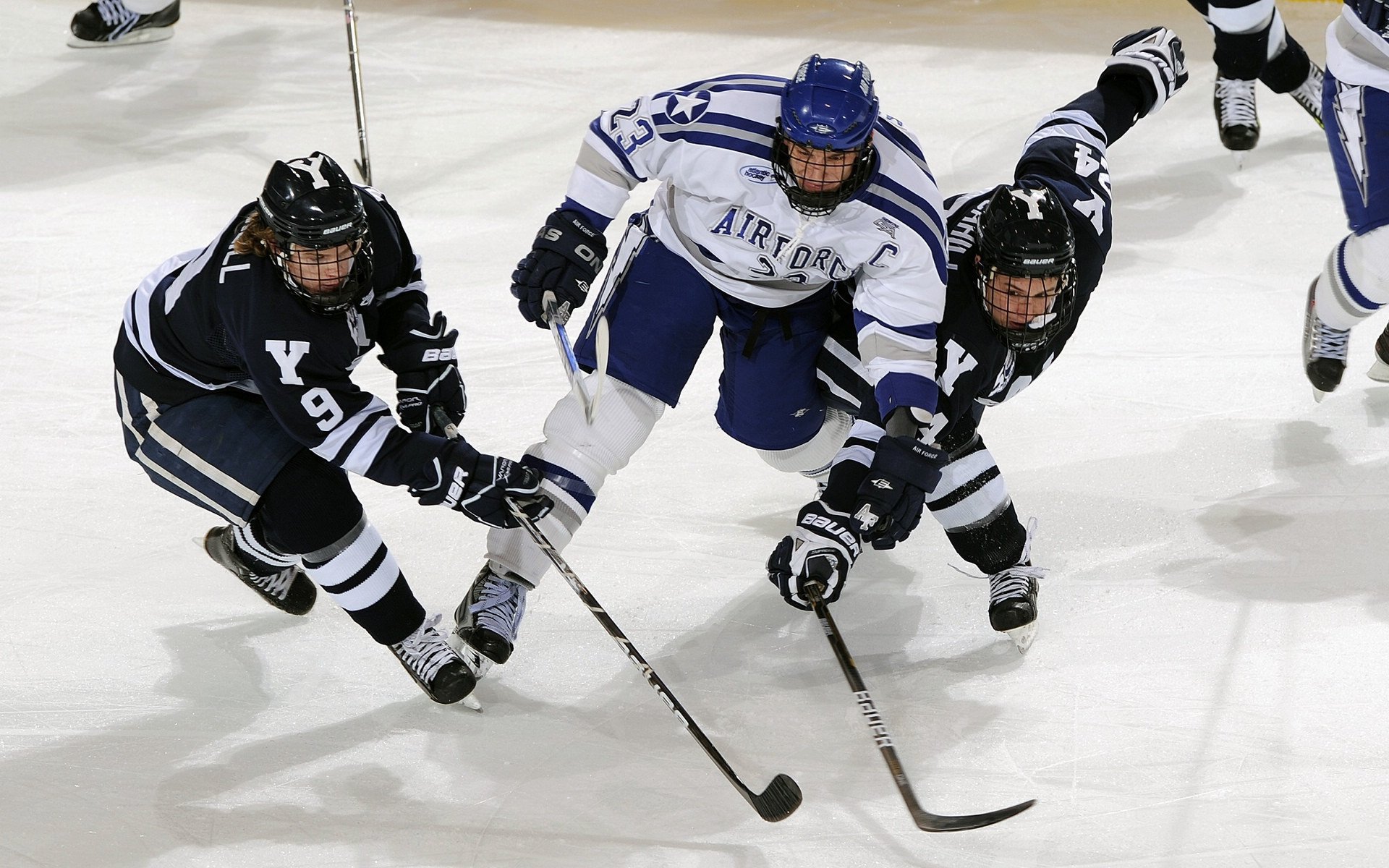 NBA季后赛之夜，为何一位足球运动员的存在感拉满？